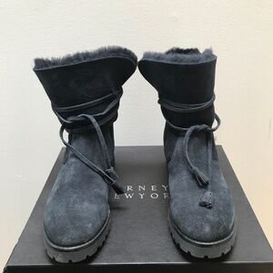 Barneys New York NWT Boots Faux Shearling Navy Suede.